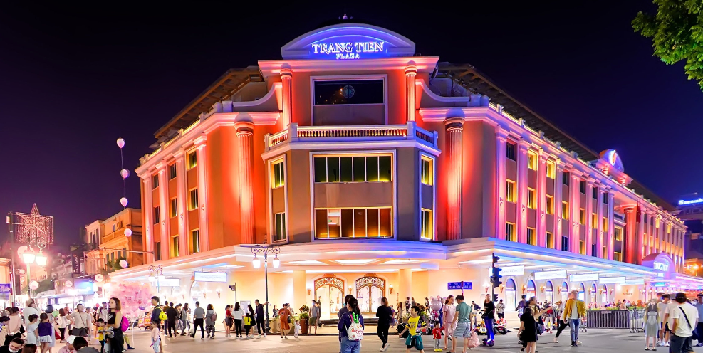 Trang Tien Plaza, Luxuary Department Store. Louis Vuitton. Hanoi